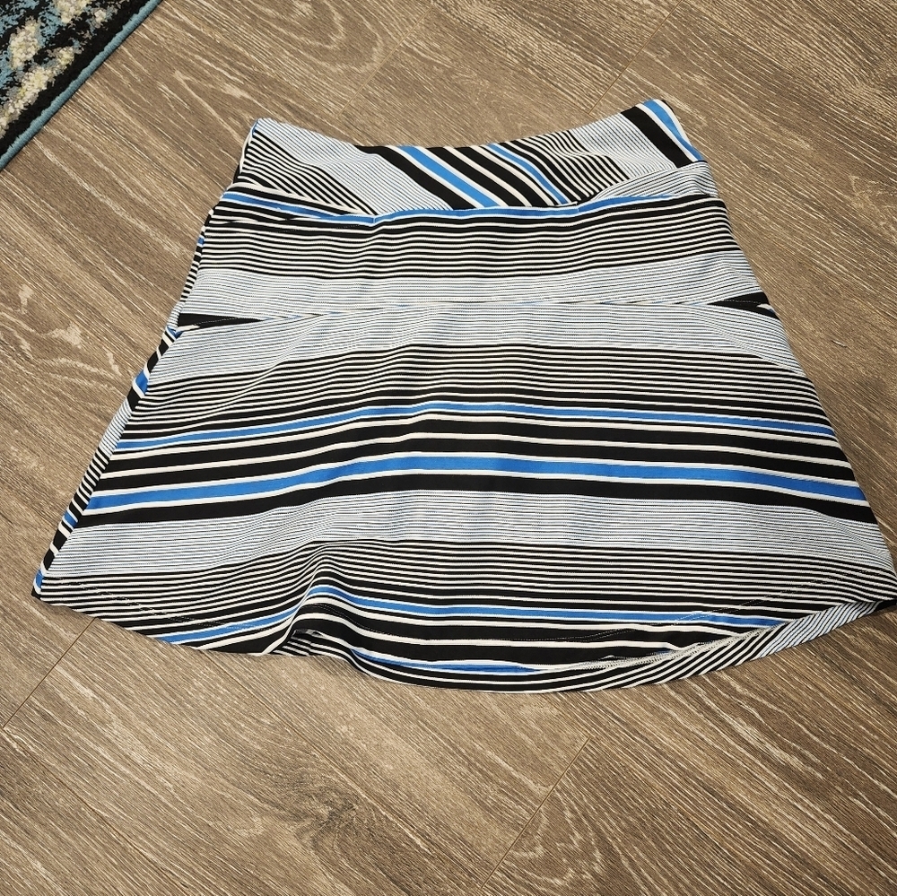 Tail Mari Skort in Vivid Blue Black and White Stripe Size Small NWOT - Picture 5 of 12